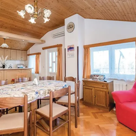Scenic Seafront Apartment